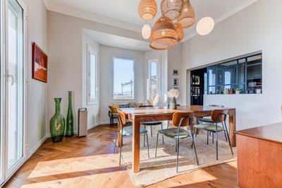 Maison - 215 m² - 7 pièces