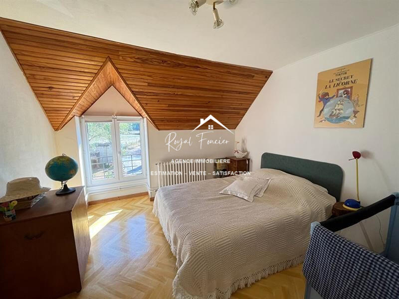 Maison ancienne - 239 m² - 10 pièces