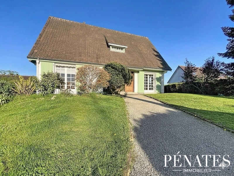 Maison - 140 m² - 5 pièces