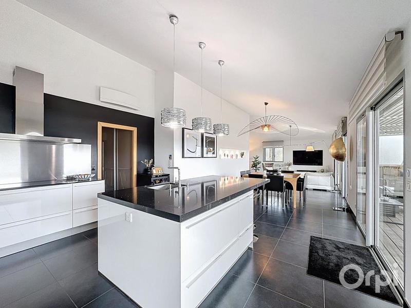 Appartement - 138 m² - 4 pièces