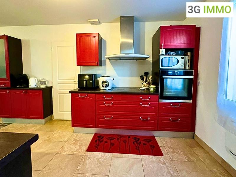 Maison - 170 m² - 9 pièces