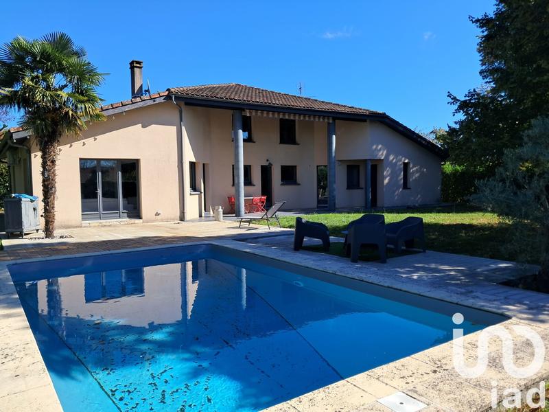 Maison - 240 m² - 6 pièces