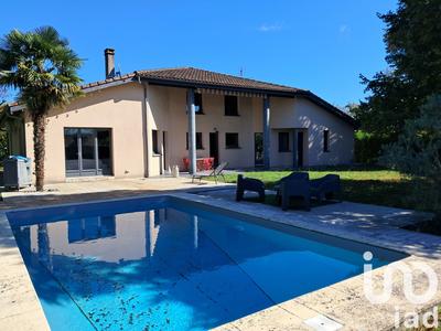 Maison - 240 m² - 6 pièces