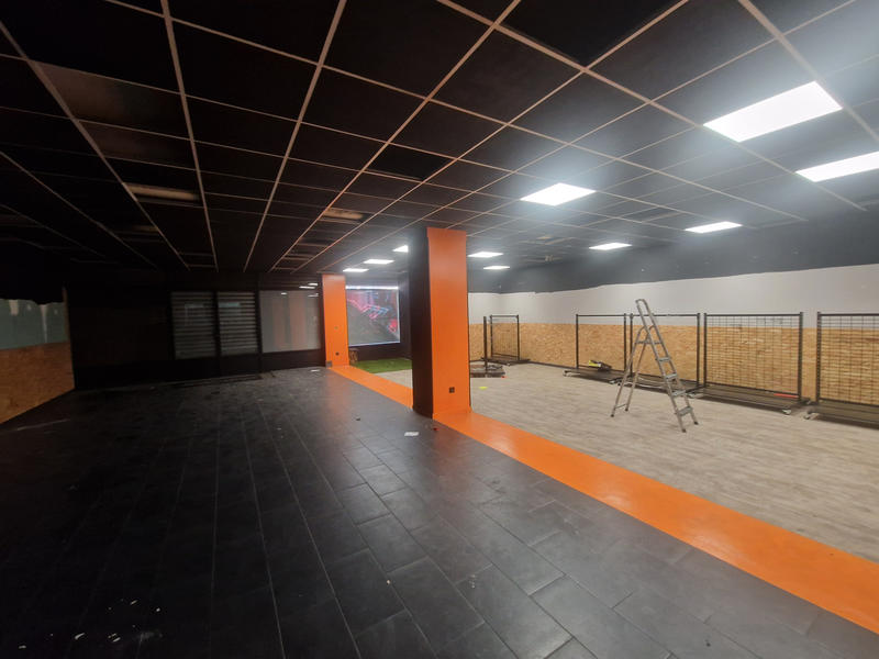 Local commercial - 496 m²