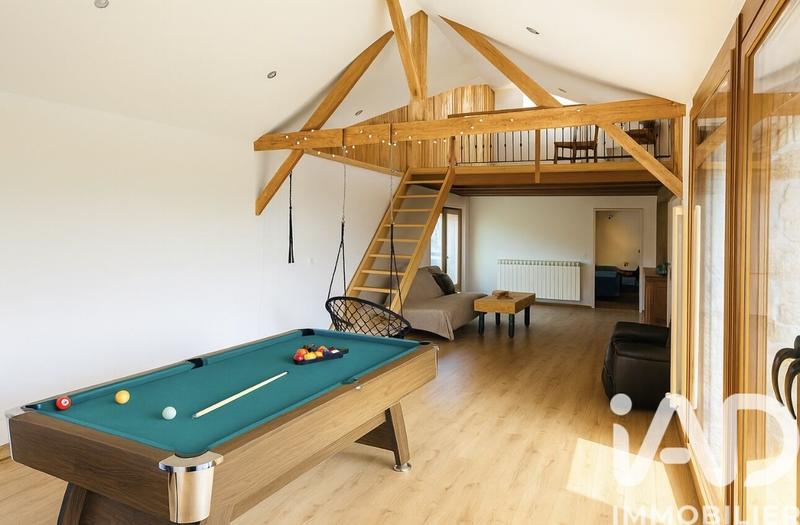 Maison - 333 m² - 10 pièces