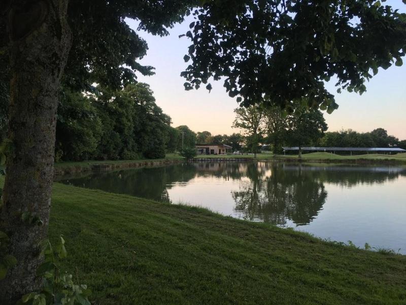 Château - 3 570 m² - 99 pièces