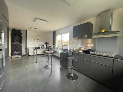 Maison - 137 m² - 5 pièces