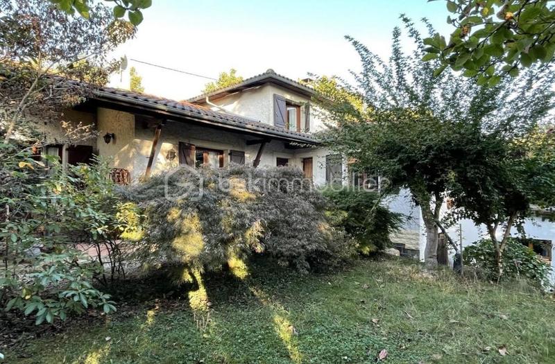 Villa - 180 m² - 8 pièces