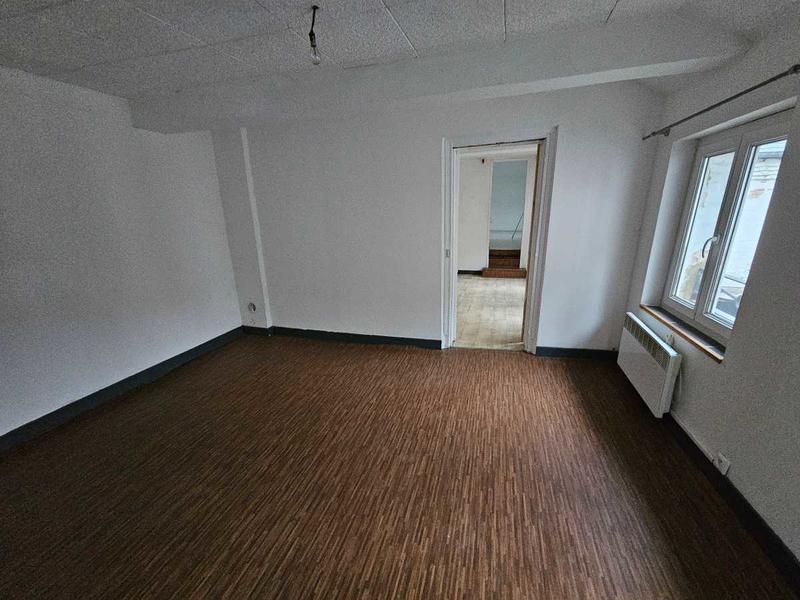 Maison - 185 m² - 8 pièces