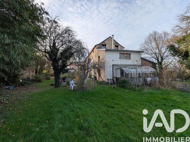 Maison - 302 m² - 12 pièces