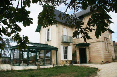 Château - 288 m² - 8 pièces