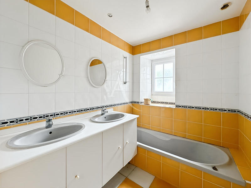 Maison - 97 m² - 5 pièces