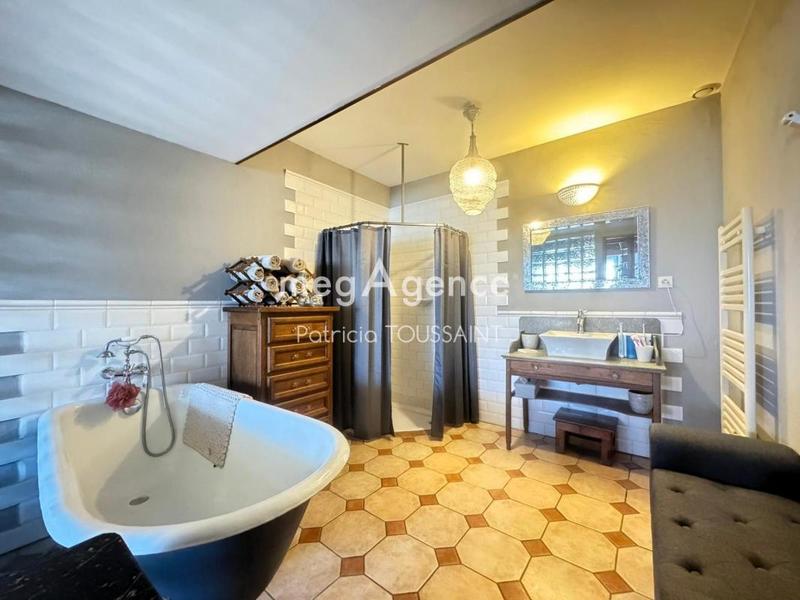 Maison de ville - 241 m² - 7 pièces