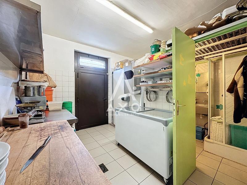 Maison - 214 m² - 8 pièces