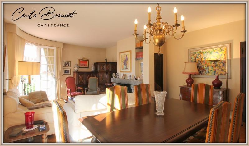 Villa - 286 m² - 11 pièces