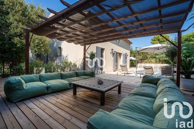 Maison - 220 m² - 6 pièces