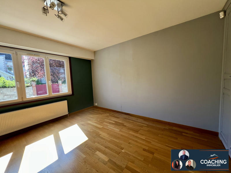 Maison - 210 m² - 10 pièces