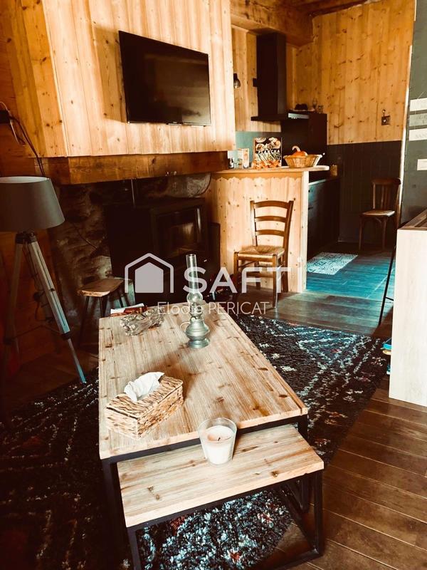 Maison - 280 m² - 9 pièces