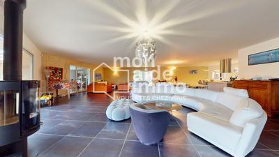 Maison - 280 m² - 7 pièces