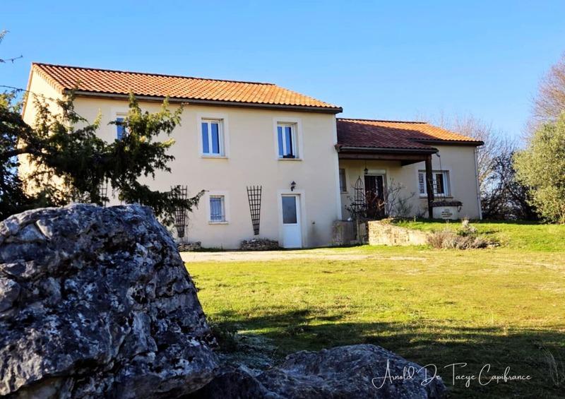 Maison - 145 m² - 7 pièces