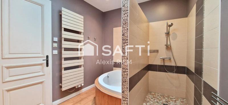 Maison - 210 m² - 6 pièces