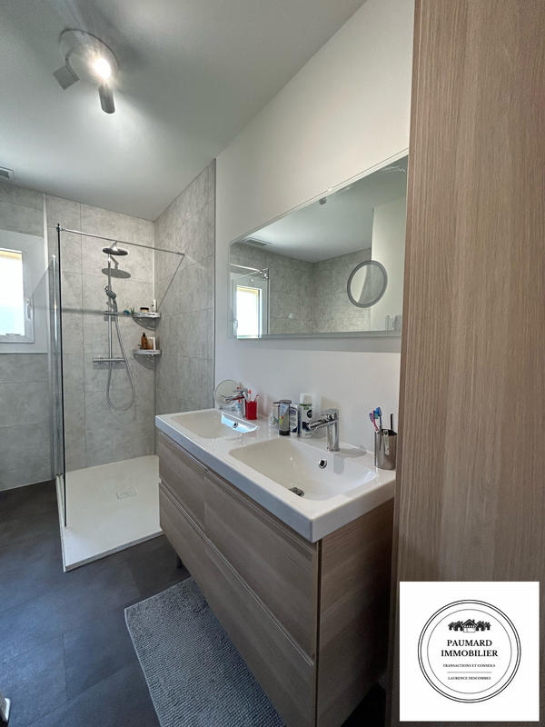 Maison - 104 m² - 8 pièces