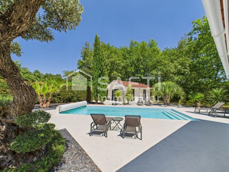 Maison - 260 m² - 7 pièces