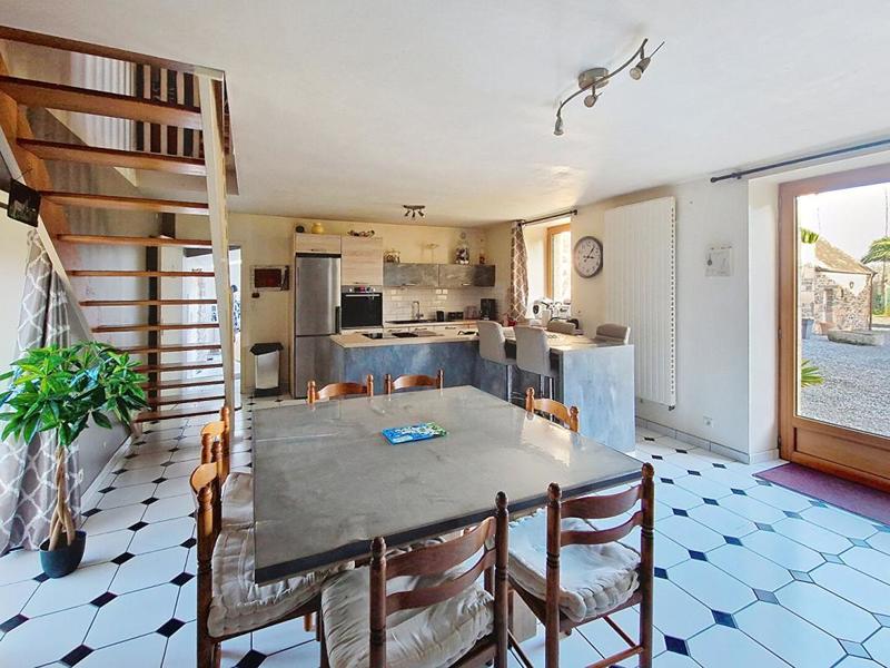 Maison - 278 m² - 13 pièces