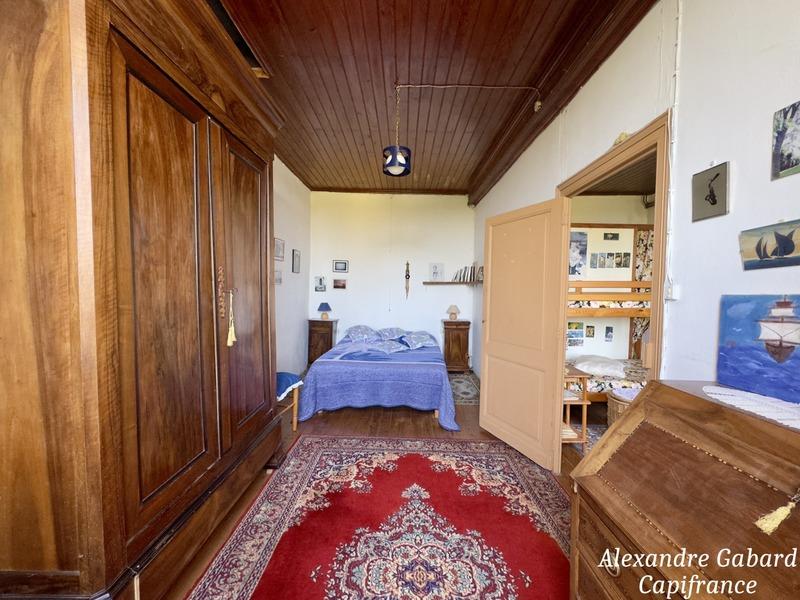 Maison en pierre - 227 m² - 7 pièces