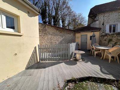 Maison - 90 m² - 5 pièces
