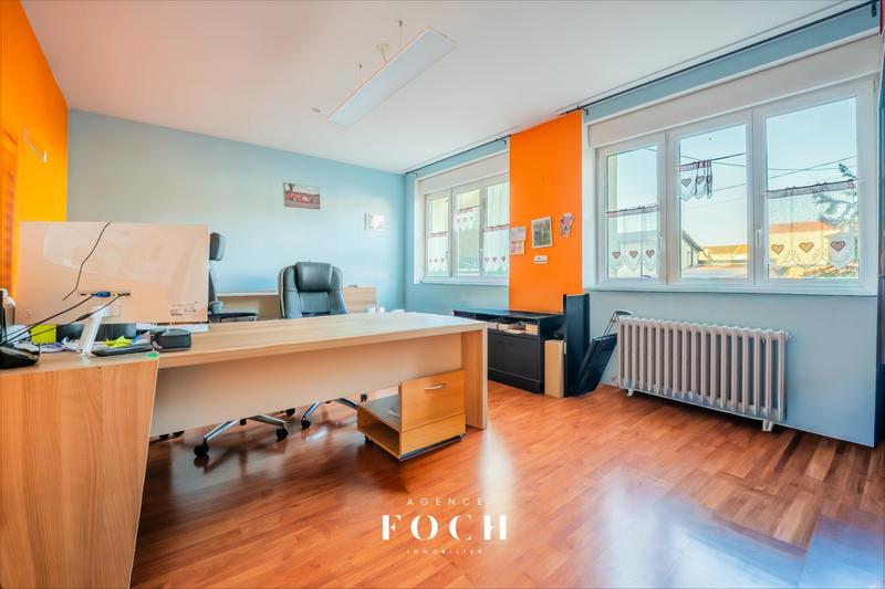 Maison - 290 m² - 8 pièces