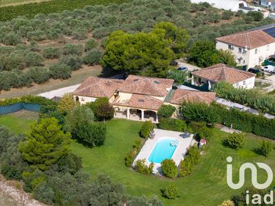 Maison - 261 m² - 6 pièces