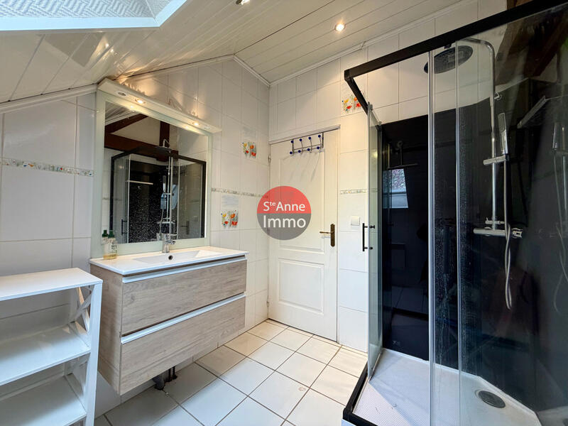 Maison - 220 m² - 7 pièces