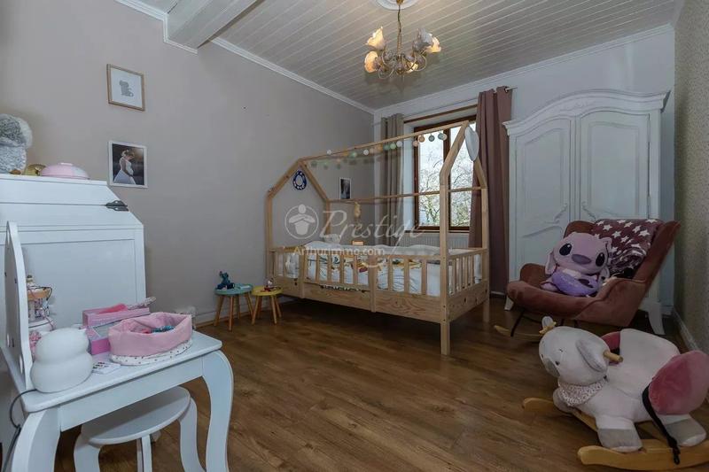 Maison - 222 m² - 7 pièces