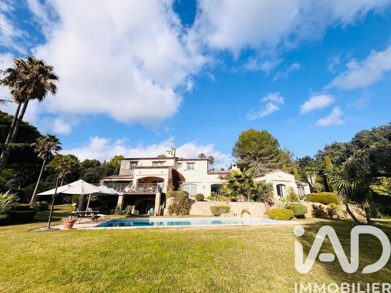 Maison de maîtres - 310 m² - 10 pièces