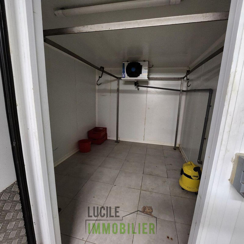 Local commercial - 133 m² - 4 pièces