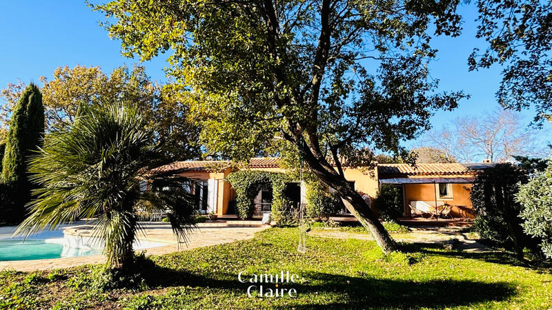 Maison - 250 m² - 11 pièces