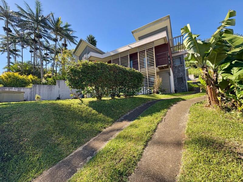 Maison d'architecte - 230 m² - 9 pièces