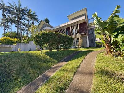 Maison d'architecte - 230 m² - 9 pièces