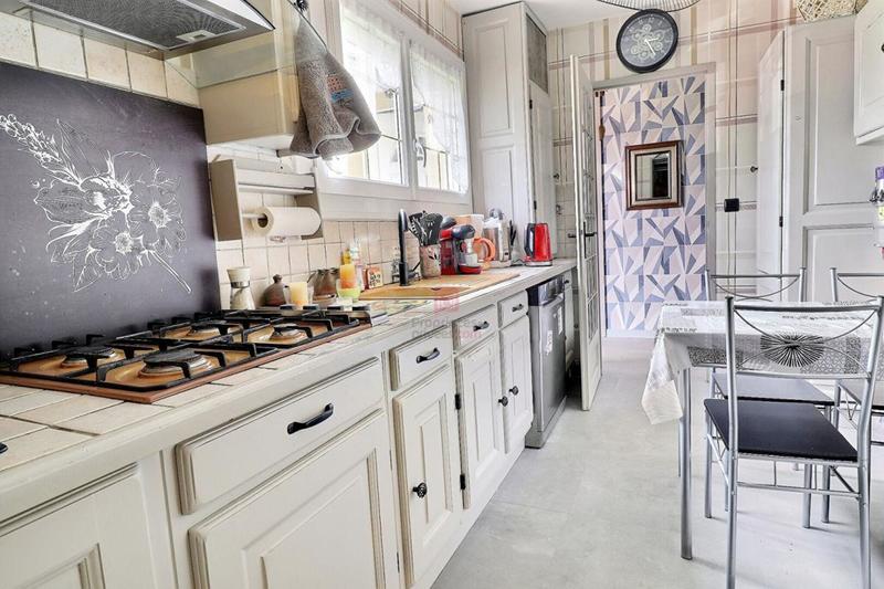 Maison - 97 m² - 5 pièces