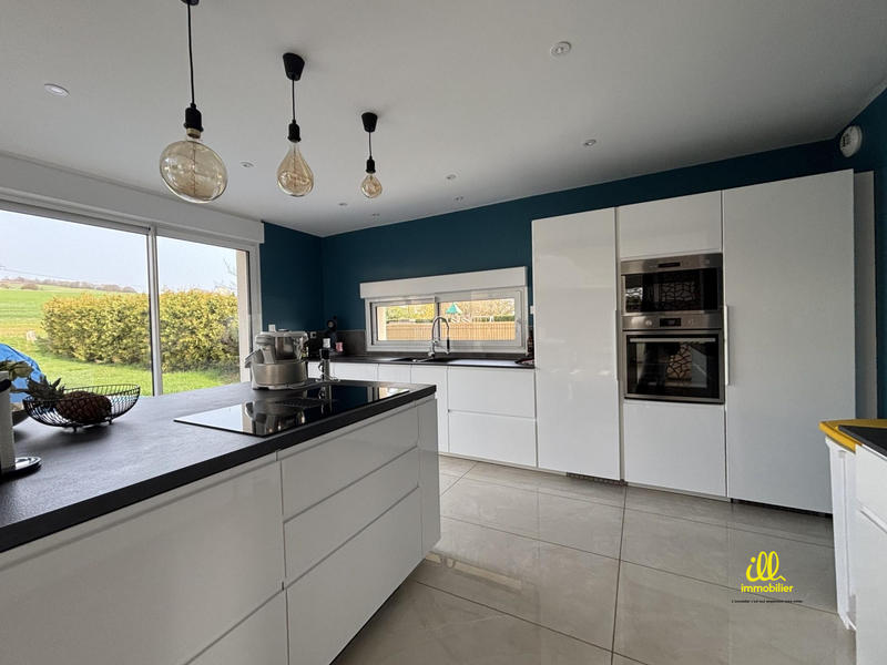 Maison - 245 m² - 6 pièces