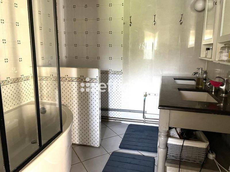 Maison ancienne - 182 m² - 8 pièces