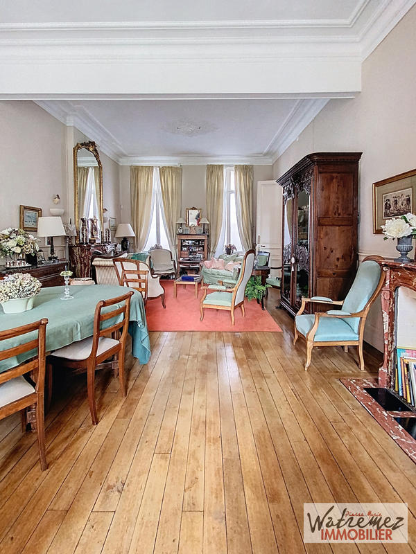 Maison - 352 m² - 1 pièce