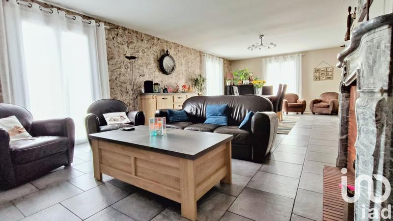 Maison - 220 m² - 8 pièces