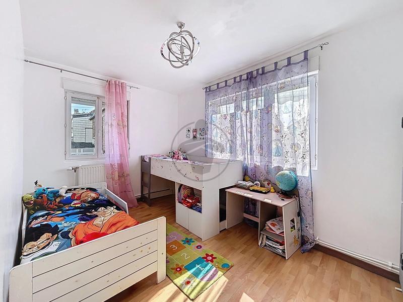 Maison - 90 m² - 5 pièces