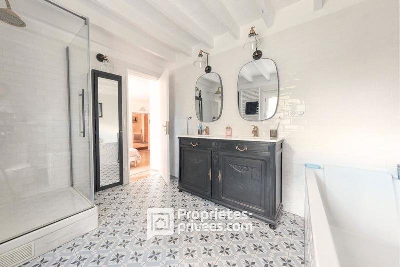 Maison - 183 m² - 9 pièces