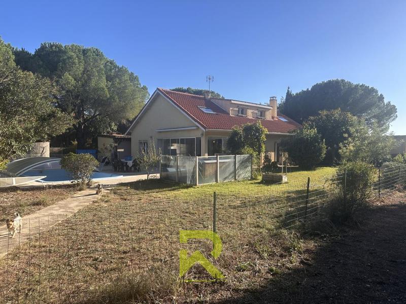 Propriété - 195 m² - 8 pièces