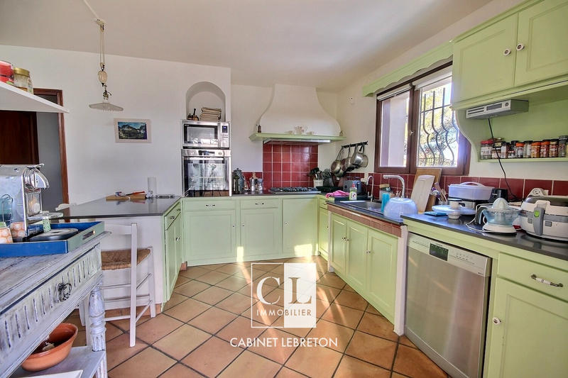 Villa - 419 m² - 6 pièces