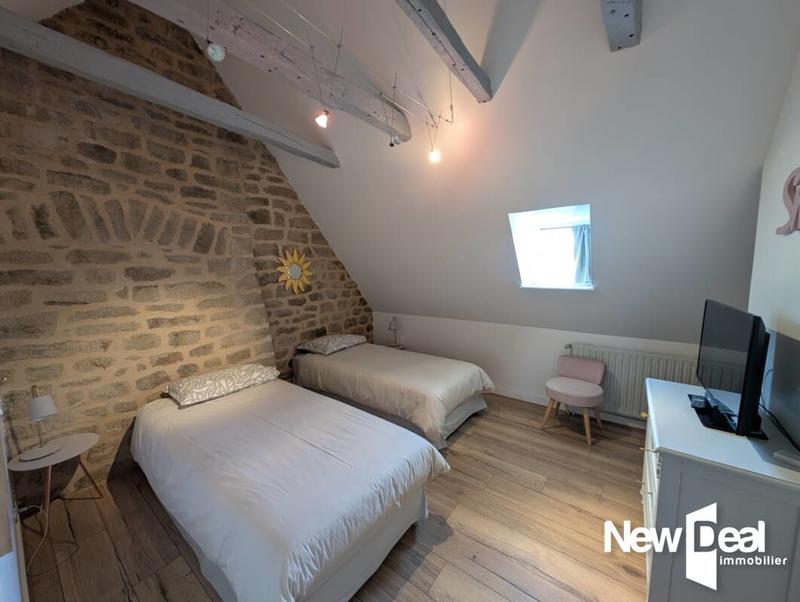 Propriété - 230 m² - 10 pièces