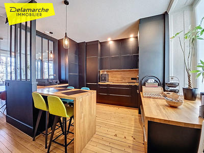 Maison - 325 m² - 11 pièces